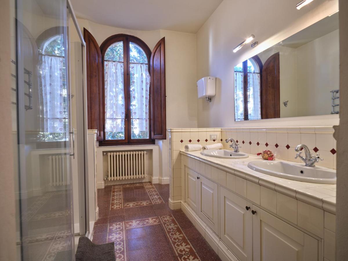 Double Room with Shared Bathroom,1351399141:JPEG
