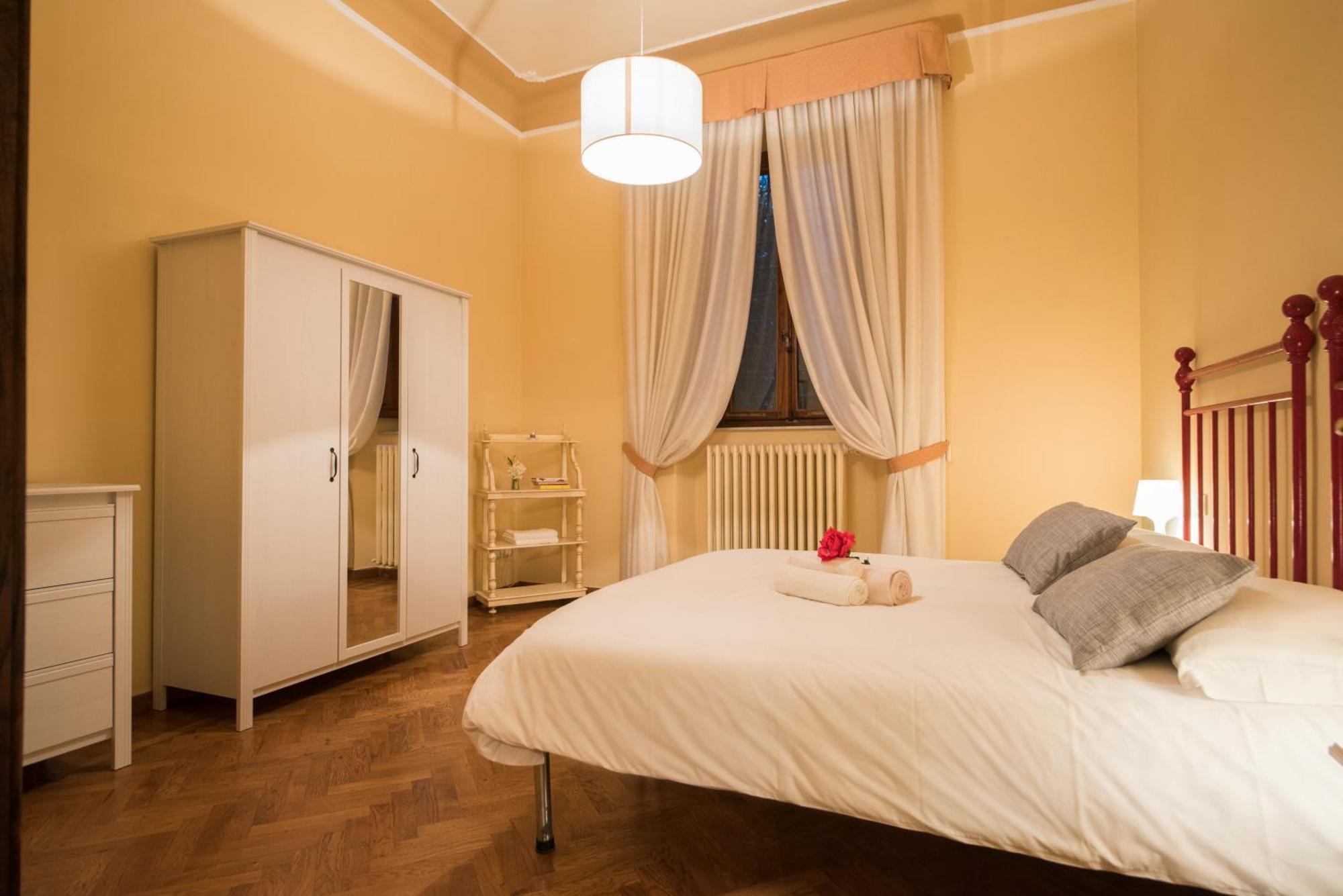 Double Room with Private External Bathroom,823272215:JPEG